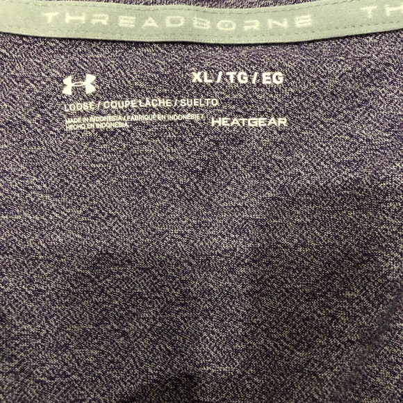 Under Armour. Threadborne. Loose. Heatgear. V-neck. XL. Washington Huskies. - Picture 7 of 7